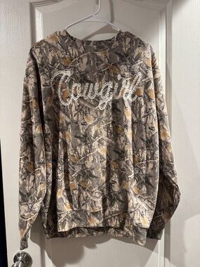Cowgirl Camo-Print Pullover Sweatshirt - Beige & Olive